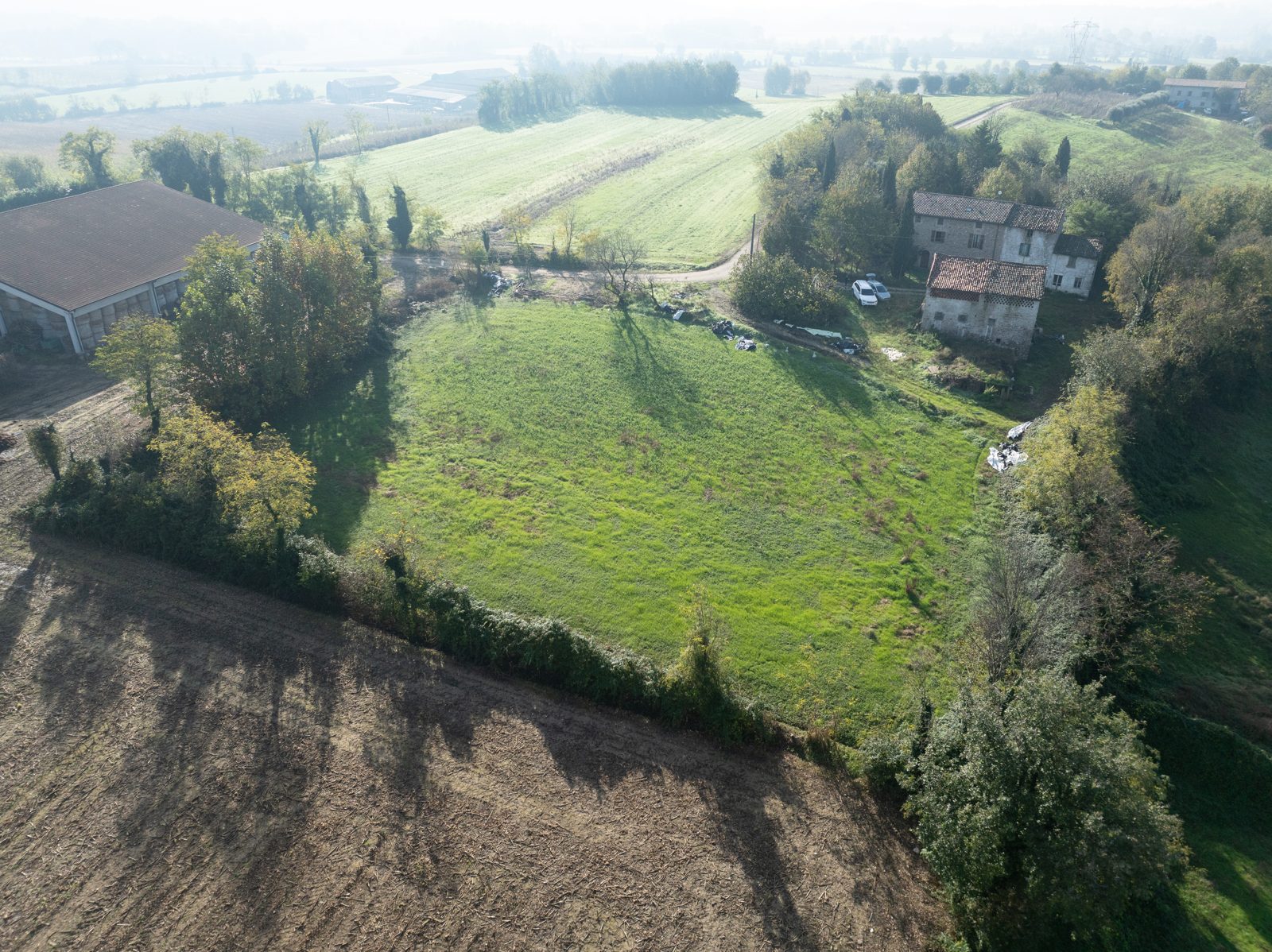 Rustico mit Scheune zur Sanierung in Castellaro Lagusello