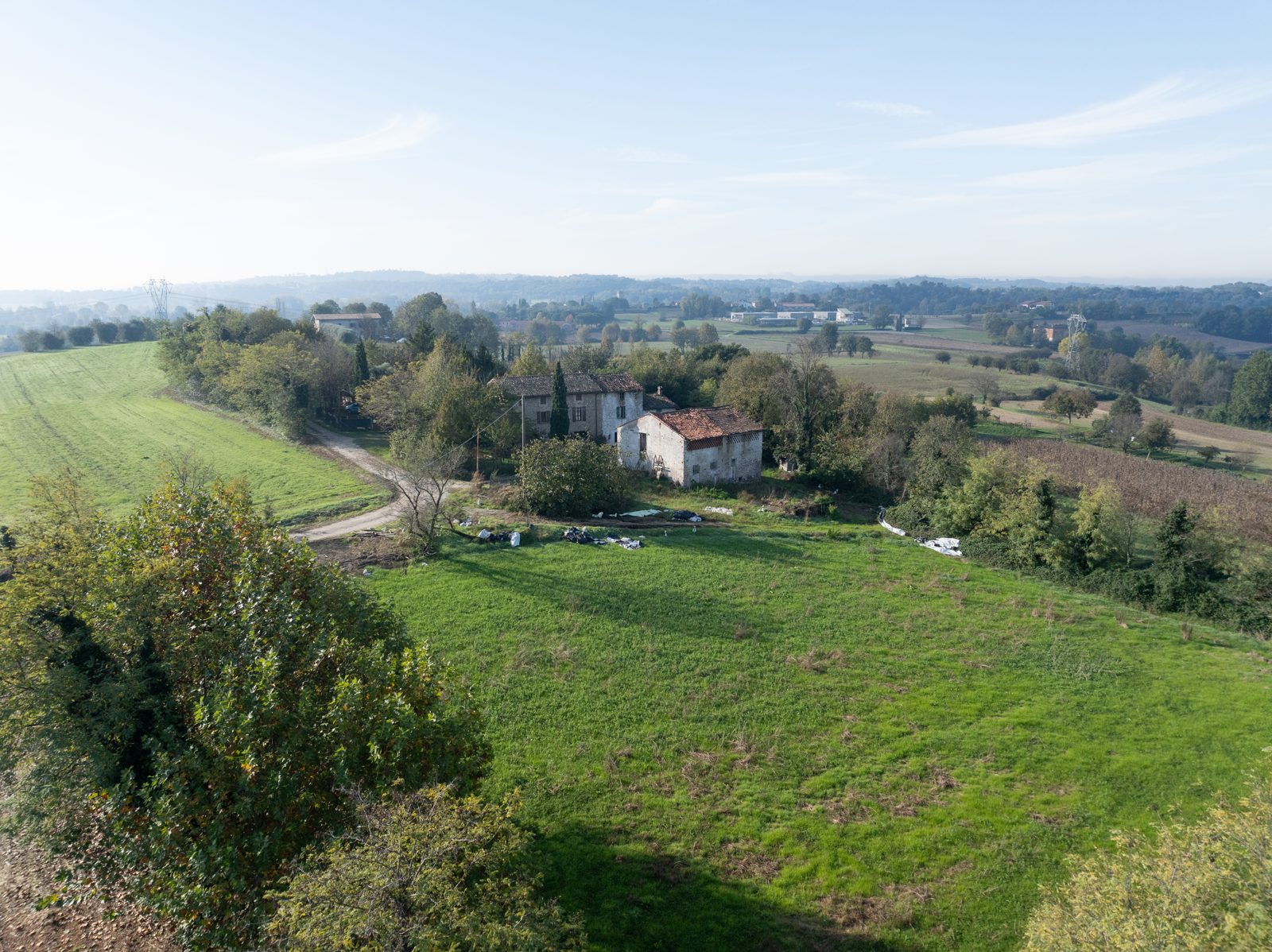 Rustico mit Scheune zur Sanierung in Castellaro Lagusello