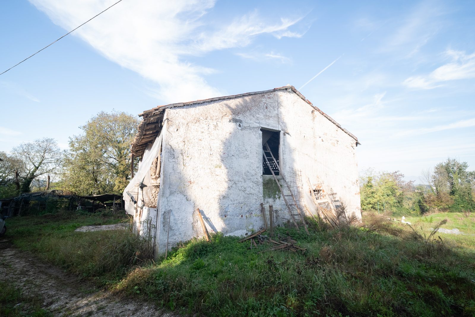 Rustico mit Scheune zur Sanierung in Castellaro Lagusello