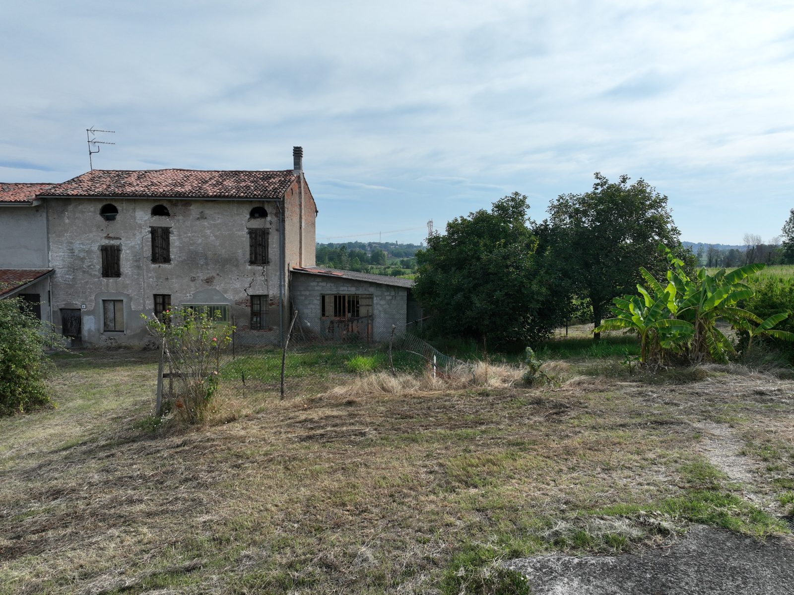 Rustico mit großem Grundstück bei Pozzolengo