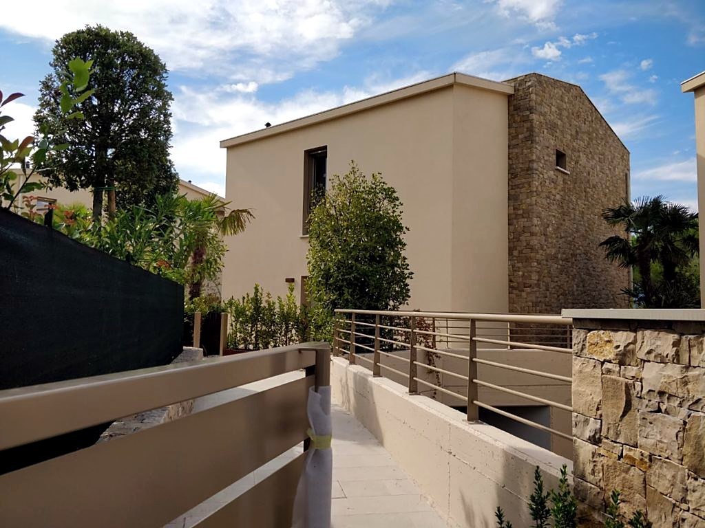 Luxusvilla direkt am See, Sirmione