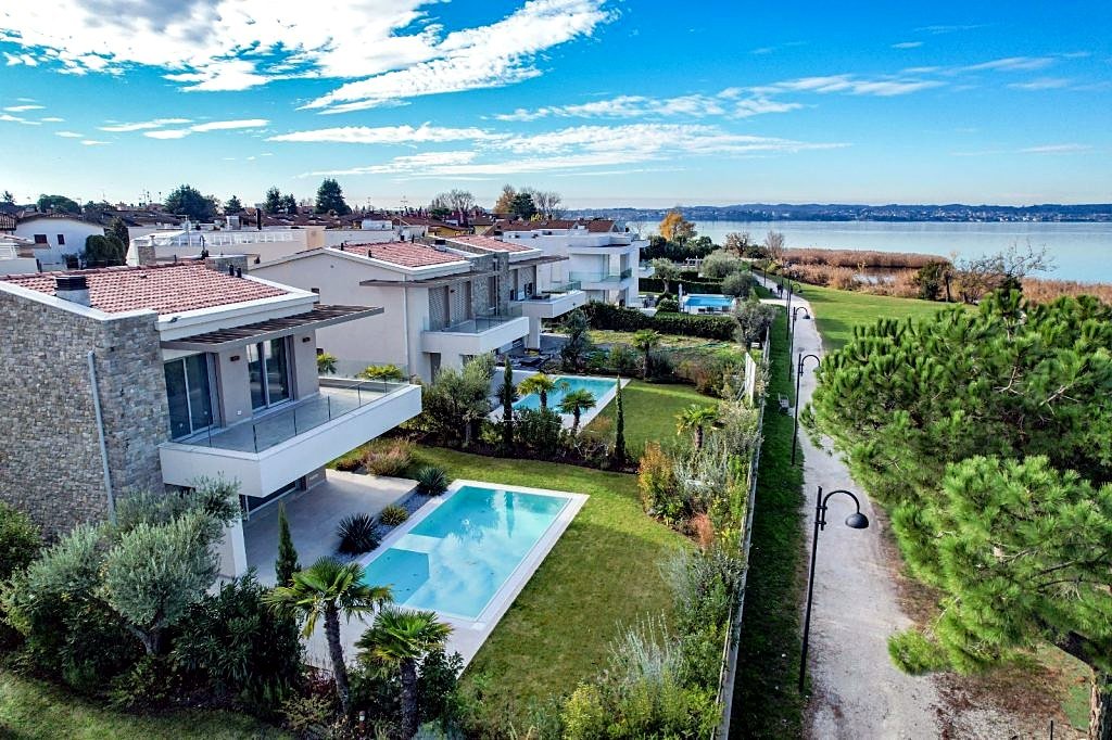 Luxusvilla direkt am See, Sirmione