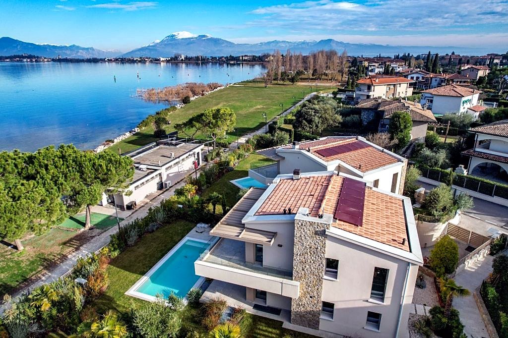 Luxusvilla direkt am See, Sirmione