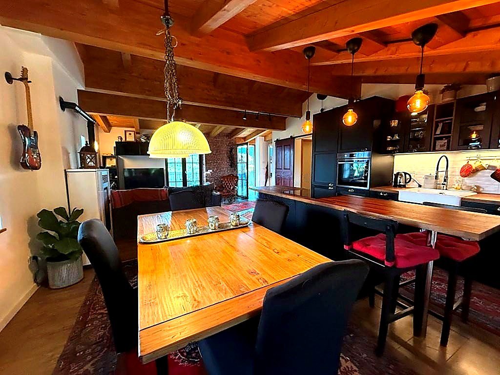 Villa in Amblar Don – Wohn-/Essbereich